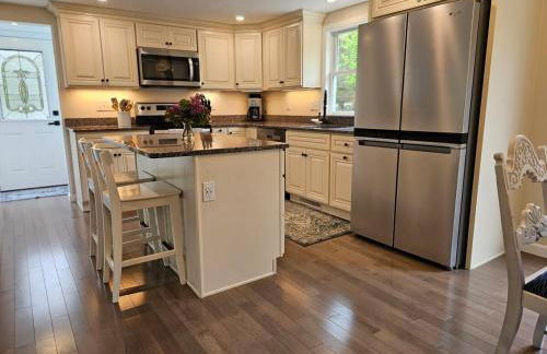 Stay a While in Niantic, Comfort by the Coast - Foto 7