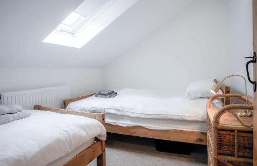 Yellow Cottage - 2 Bedroom Cottage - Dale - Foto 29