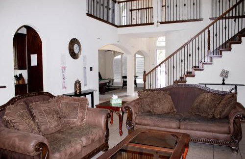 Spacious 4200 sqft - 6 bdrms 4 bath - Gym - Pets OK Near PGA - Universal KIDS - Star Frisco - Photo 46