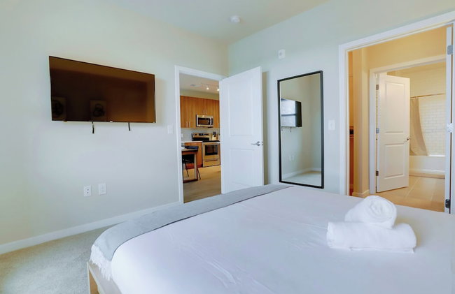 Huntington Apartments near Huntington Metro - We Host - Photo 23