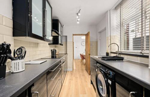 Modern and Comfy 3 Bed Manchester Home near Etihad, Coop Live Arena and Manchester City Centre - Foto 4