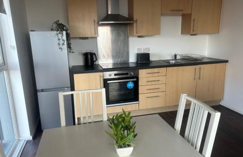 Comfortable 2-Bedroom Flat close Etihad and Coop Live - Photo 19