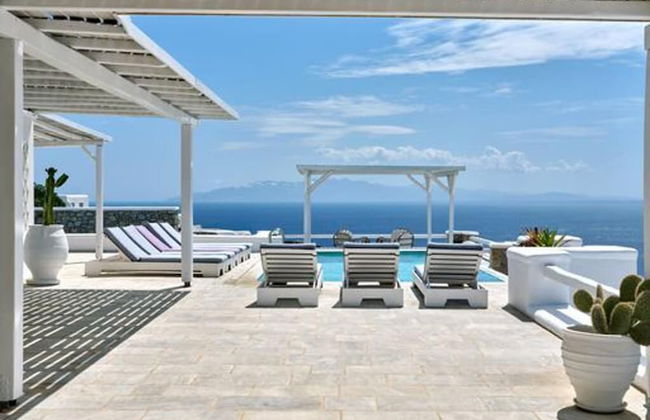 Stunning Villa With Panoramic View - Photo 41