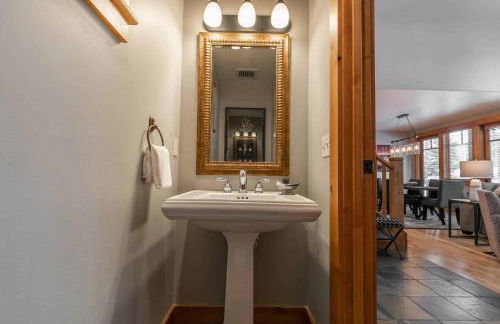 The Cottages - Ski Shuttle, Ski Valet - 3-Bedroom - Photo 22