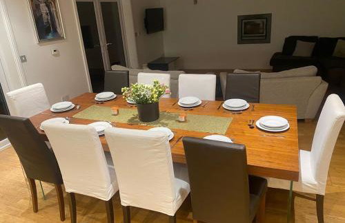 5 bed house with hot tub - Foto 15