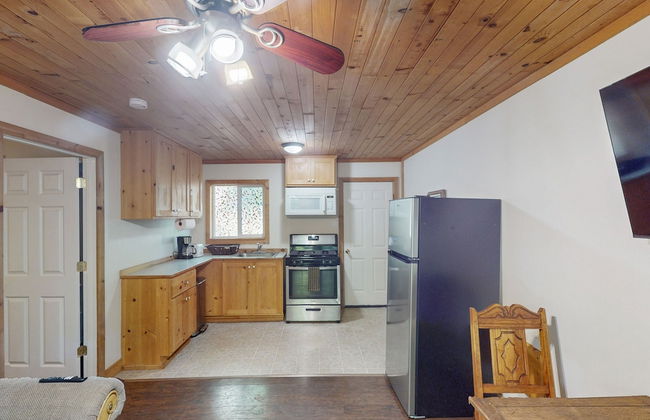 Rouge Cobb Mountain Cabins - Photo 10