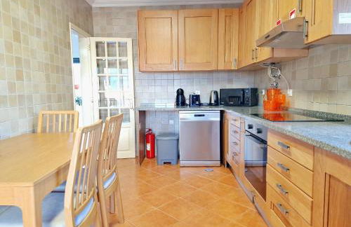 MBird Rosário Family House with Private Jacuzzi - Foto 25