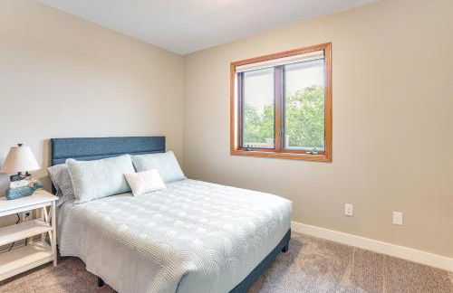 Family-Friendly Lakeview Cottage with Deck and View - Foto 11