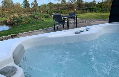 Red Squirrel Pod with Hot Tub - Foto 8