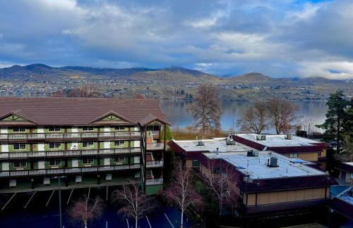 Lakeside luxury with hot tub and pool - Foto 40