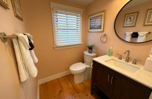 Epic Downtown Newport 6BR Whole House w Parking - Foto 12