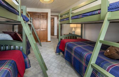 Luxury Log Cabin w Beach & Dock Sleeps 12 - Photo 43