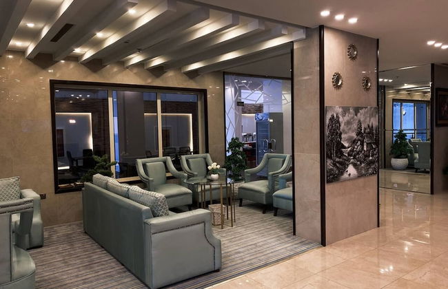 LANDMARK HOTEL - SARI - Photo 5