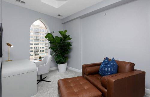 Lumber Barons Detroit Brush Park Penthouse 3BR 2 Kings 1 Queen 2 Baths 1 Car Garage - Photo 37