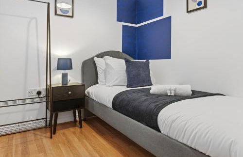 NEW! Large 5BR 2BA Home Leamington Spa Driveway Garage Parking WI-FI - Photo 24