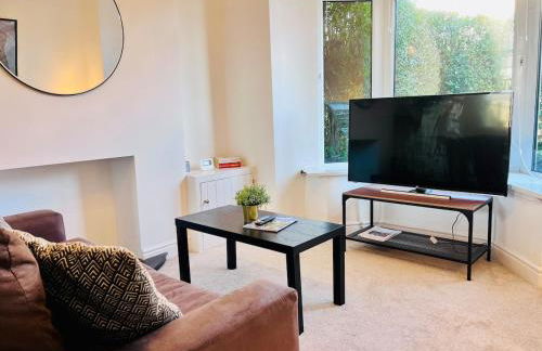 Charming End of Terrace Home with Garden - Foto 10