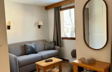 Cozy 4 bedroom duplex apartment, spa residence - Photo 2