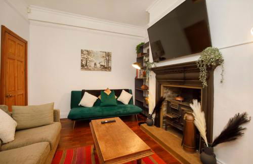 Minster House - Group Hot Tub - Photo 20