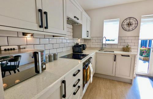 Spacious and Modern Entire Home with Garden - Foto 16