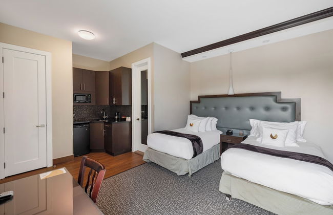 Aura Hotel Brooklyn - Photo 16