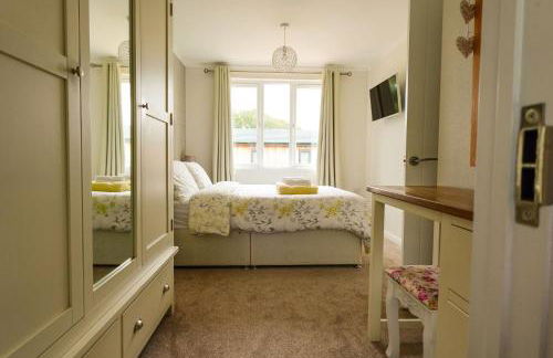 Shropshire Lodges - Romantic Luxury Hot Tub Breaks - Foto 20