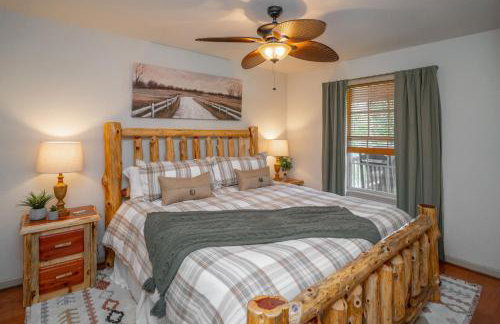 Riverfront Little Red Cabin, Hot Tub, World-class Trout Fishing, Views & Boat Access - Photo 34