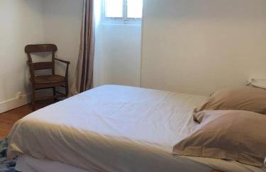 Maison charmante à Saint-Germain-de-Lusignan, parking privé - Foto 10