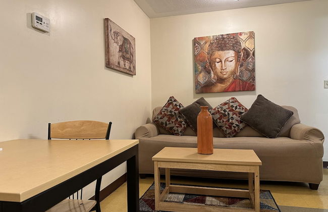 Cozy Downtown Apartment TV Walk Everywhere - Photo 7