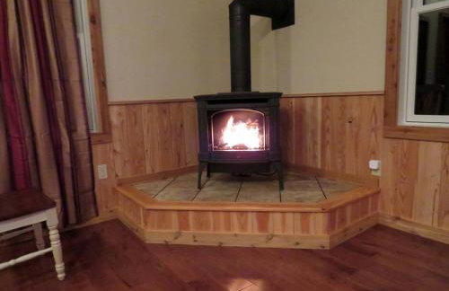 Cozy Three-Bedroom Cabin Near The Salmon River in Altmar, New York - Foto 12