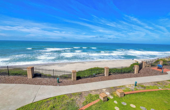 Solana Sunset Stunning Beachside Retreat for 4! - Photo 35