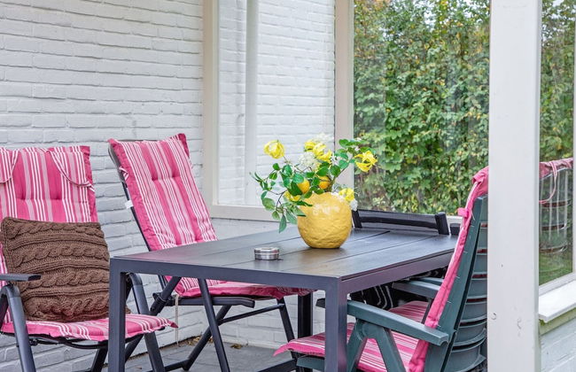 Cozy Holiday Home With hot tub on Texel - Foto 28