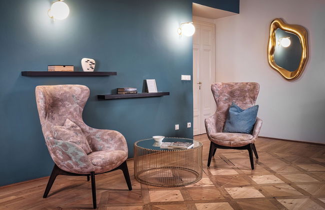 Golden Angel Suites by Adrez Living - Photo 33