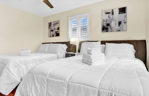 Modern 4BR Villa with Pool - Outdoor amenities - WFH - Foto 18