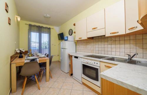 Apartments By the sea in Lopar - Photo 19