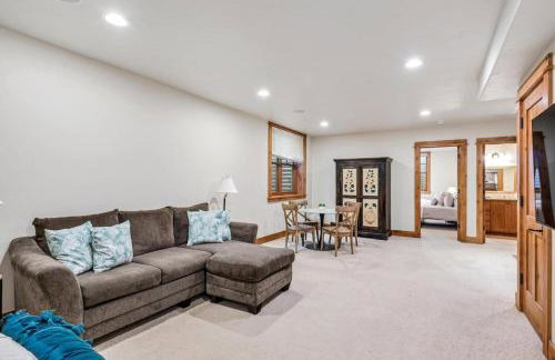 Cozy Spacious Mountain Home Close To Everything - Foto 17