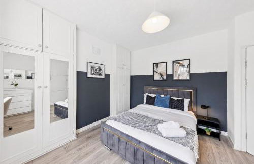 Modern and Comfortable Spacious 3 Bedroom House with Large Private Garden - Foto 21