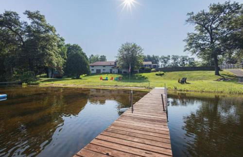 The Big Lake Escape! Sleeps 20! - Foto 1