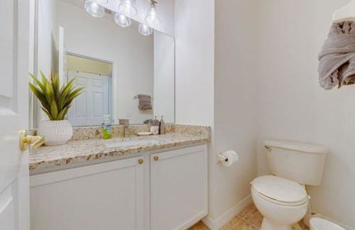 Beautiful Lake View Pool House Brand new Hot Tub - Foto 19