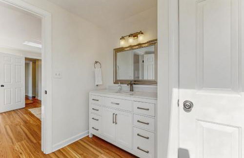 Elegant Coastal Retreat - Foto 13