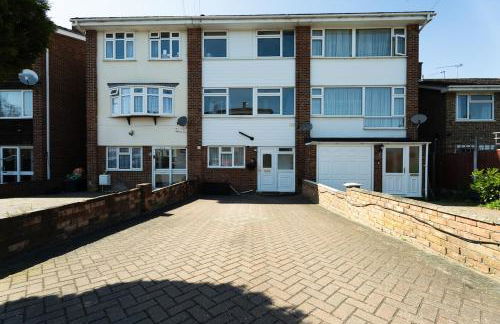 Homely Hornchurch - 5 Bed House - Foto 29