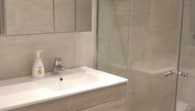 Easo Suits Family Friends Parking - Foto 4, Shower