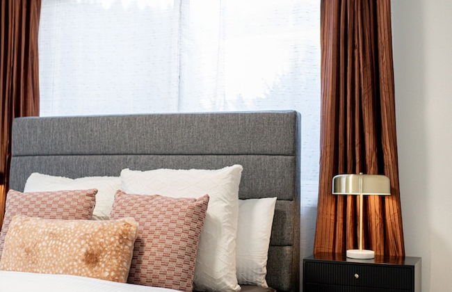 Stunning Views of the Okanagan Lake - Photo 17