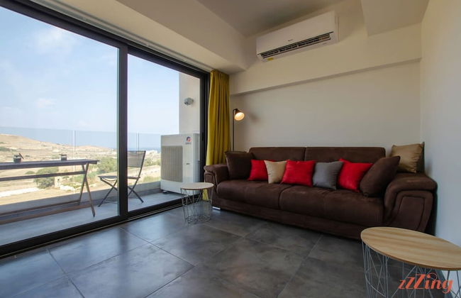 2 Bed Apartment w Distant Sea and Country Views - Foto 18