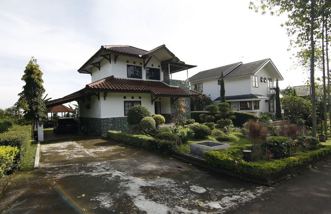 Villa ChavaMinerva Dima - Ciater - Photo 33