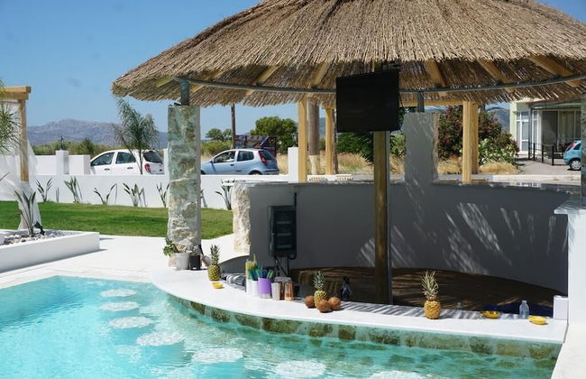 Alia Suites & Alia Beachfront Suites and Spa - Photo 42