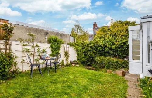 1 Bed in Uploders DC085 - Photo 2