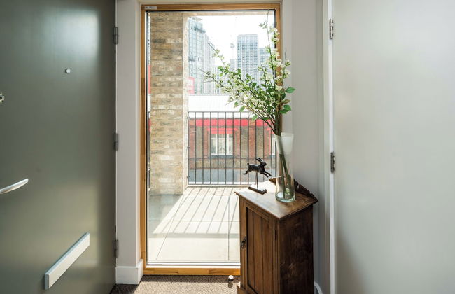 Shiny & Comfy stay with Underground links nearby! - Photo 4