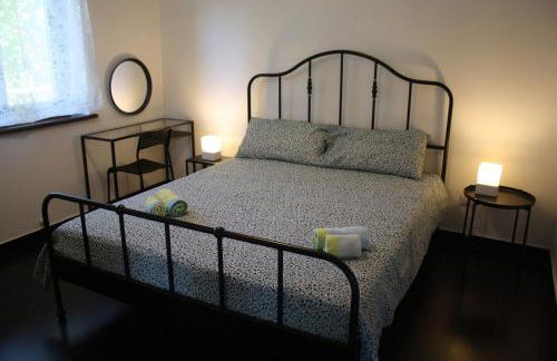 Tra il bosco e il lago - Foto 50