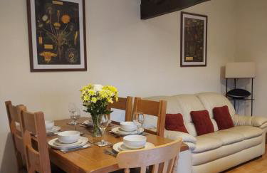 Farm Stay with animal experiences, 30 minutes to Exmoor & Beaches, Pet friendly, Outdoor heated pool, Games barn, fast WiFi and parking - Photo 63
