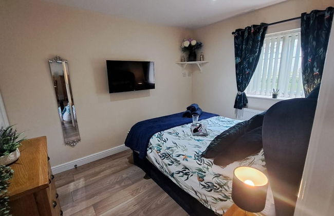 One Bedroom Barn With Free Parking - Photo 2